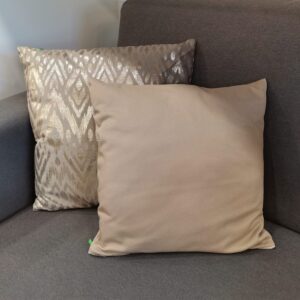 Set 2 cuscini arredo oro e beige