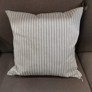 Cuscino arredo grigio a righe 50x50